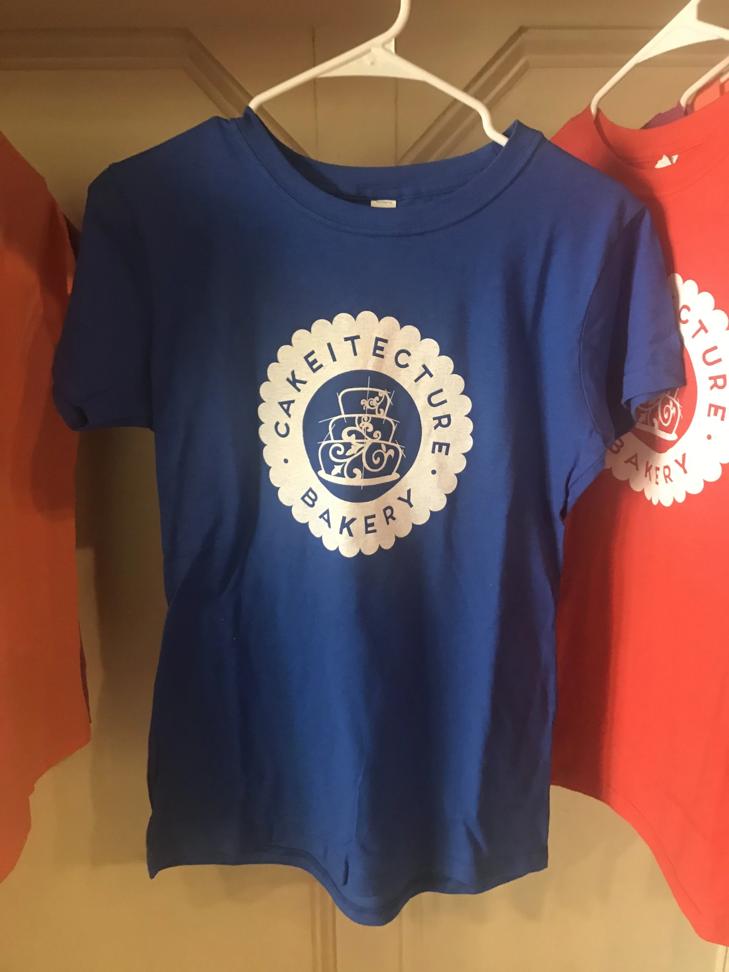 Cakeitecture Bakery Tshirt WRoyal.JPG