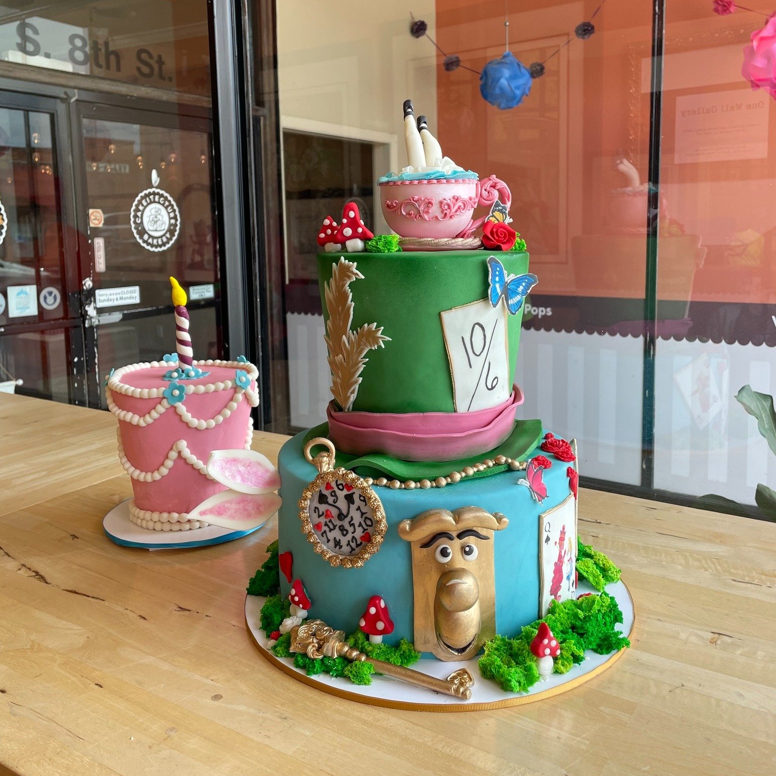 &quot;She began to believe that very few things are indeed impossible&quot;- Alice in Wonderland, Lewis Carroll🐰🫖🎩 These Happy Birthday in ONE-DERLAND cakes were so much fun to make! #Auburn #opelika #bakery #cakeitecturebakery  #customcakes #wond