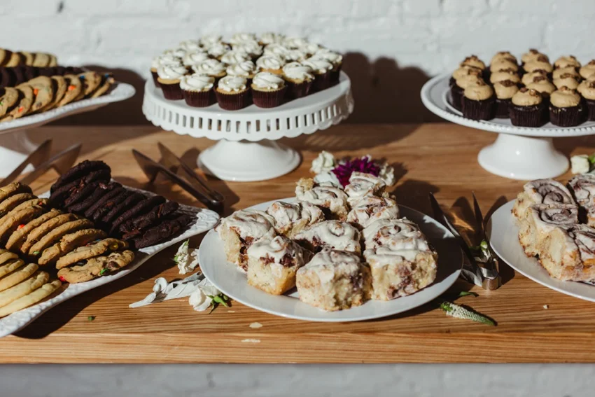 baltimore-wedding-photographer-accelerator-space-dessert-table_0001.jpg