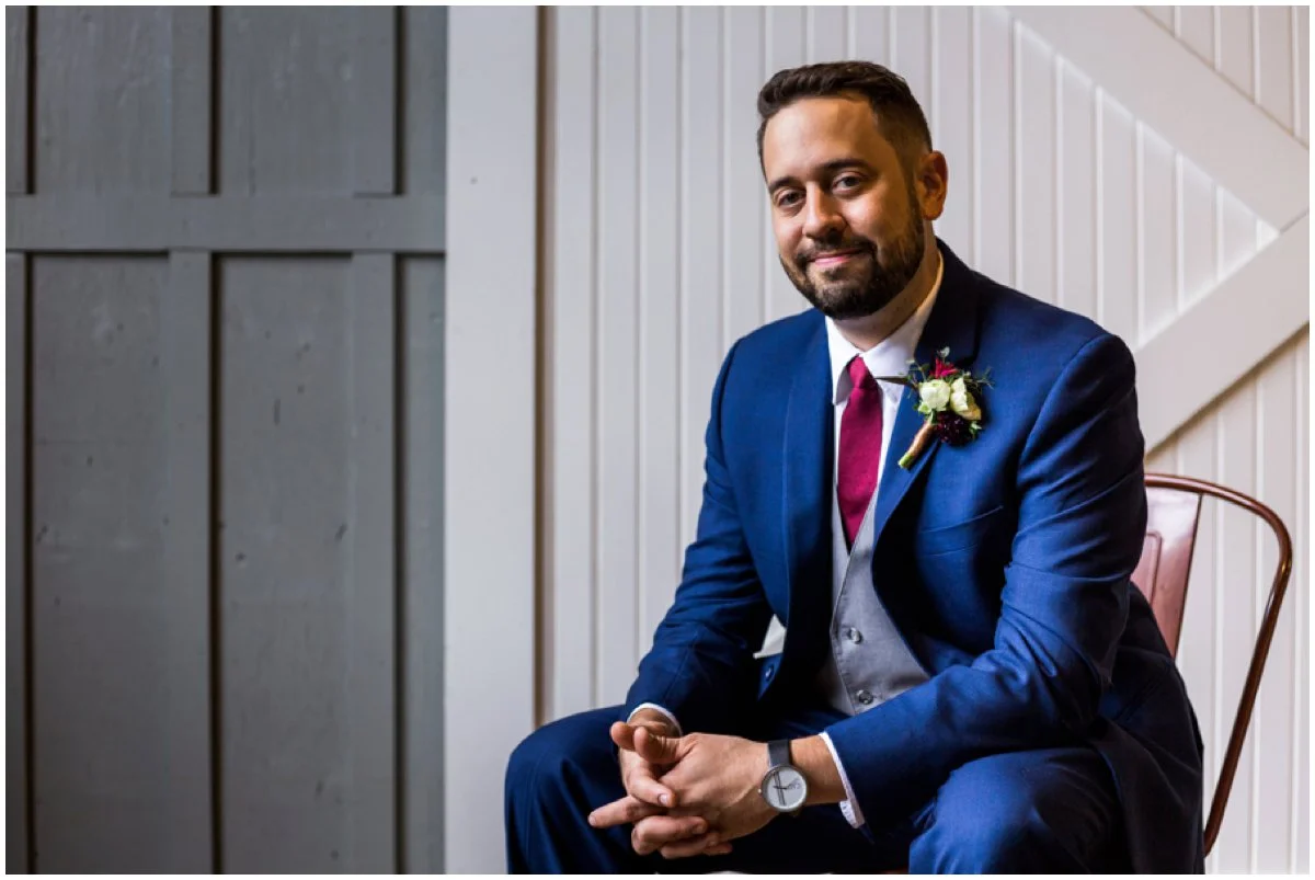urban-row-photography-navy-groom-suit_0030.jpg