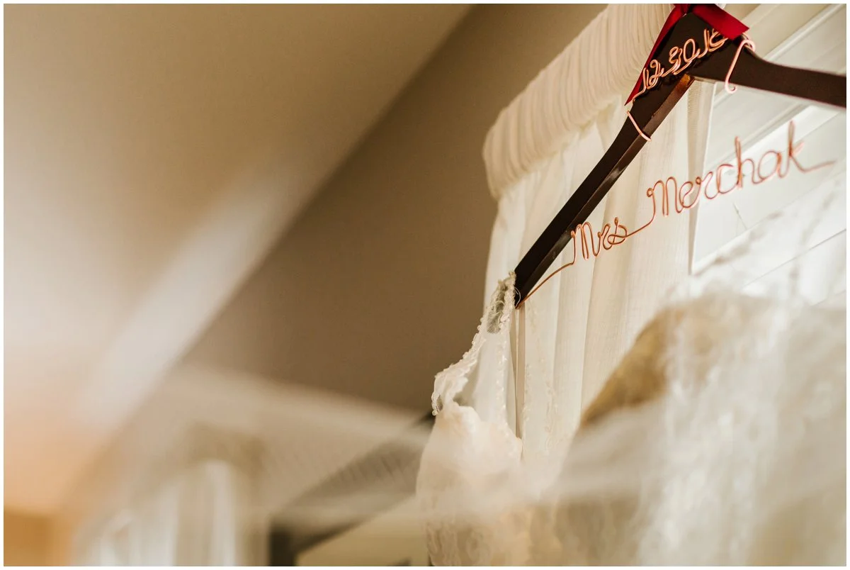 urban-row-photo-wedding-dress-personalized-hanger_0006.jpg