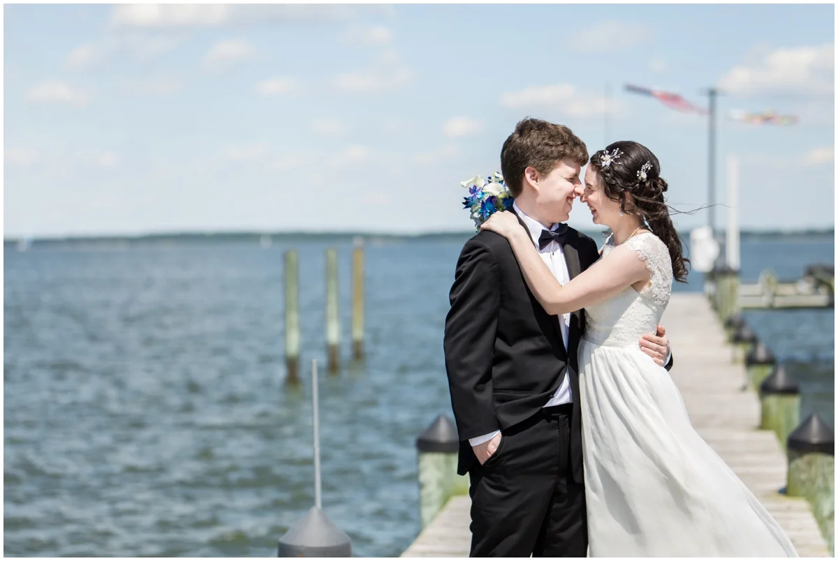 urban-row-photo-marias-love-point-wedding-first-look_0006.jpg