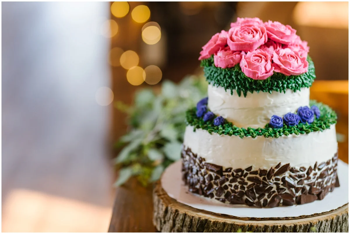 urban-row-photo-wyndridge-farm-wedding-cake_0020.jpg