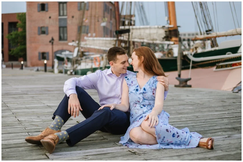 urban-row-photo-engagement-session-fells-point_0032.jpg