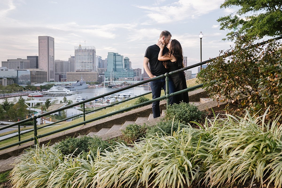 urban-row-photo-baltimore-federal-hill-engagement-session_0006.jpg