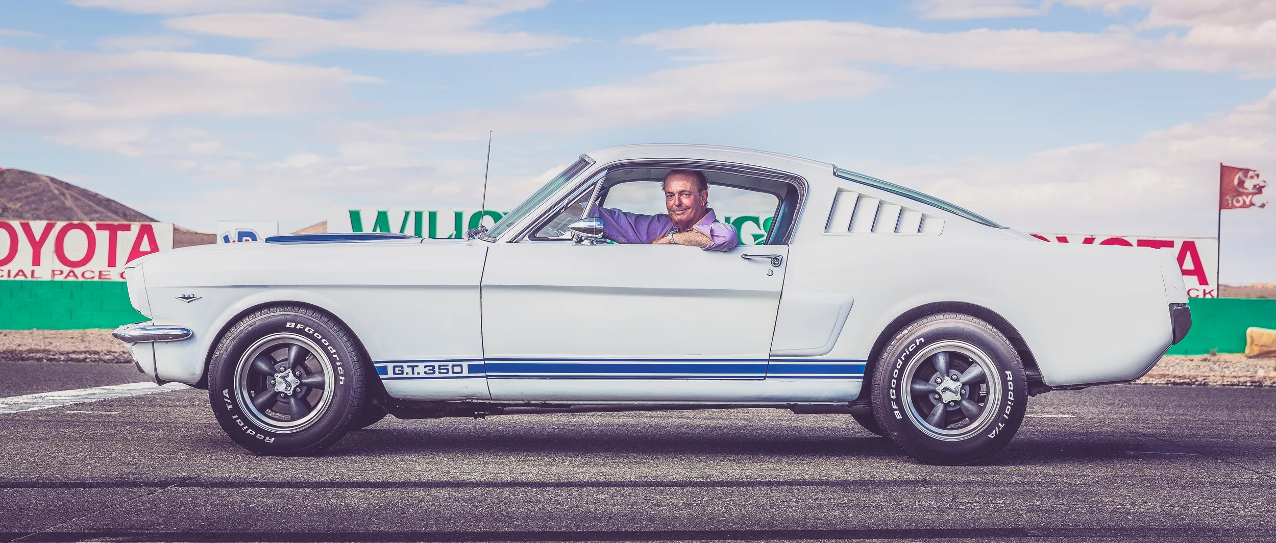 Mustang. Willow Springs Raceway