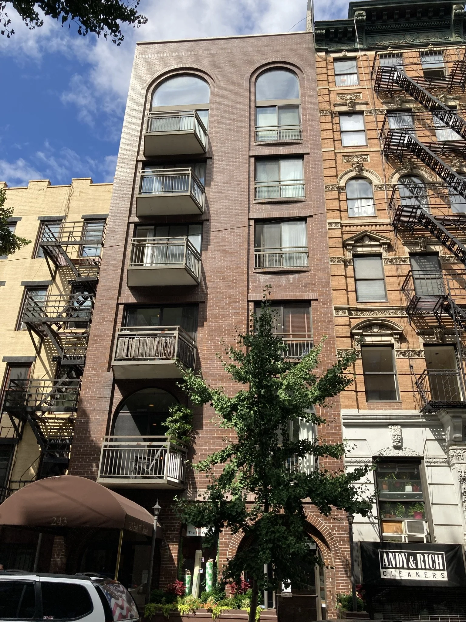 East 77th St - New York, NY