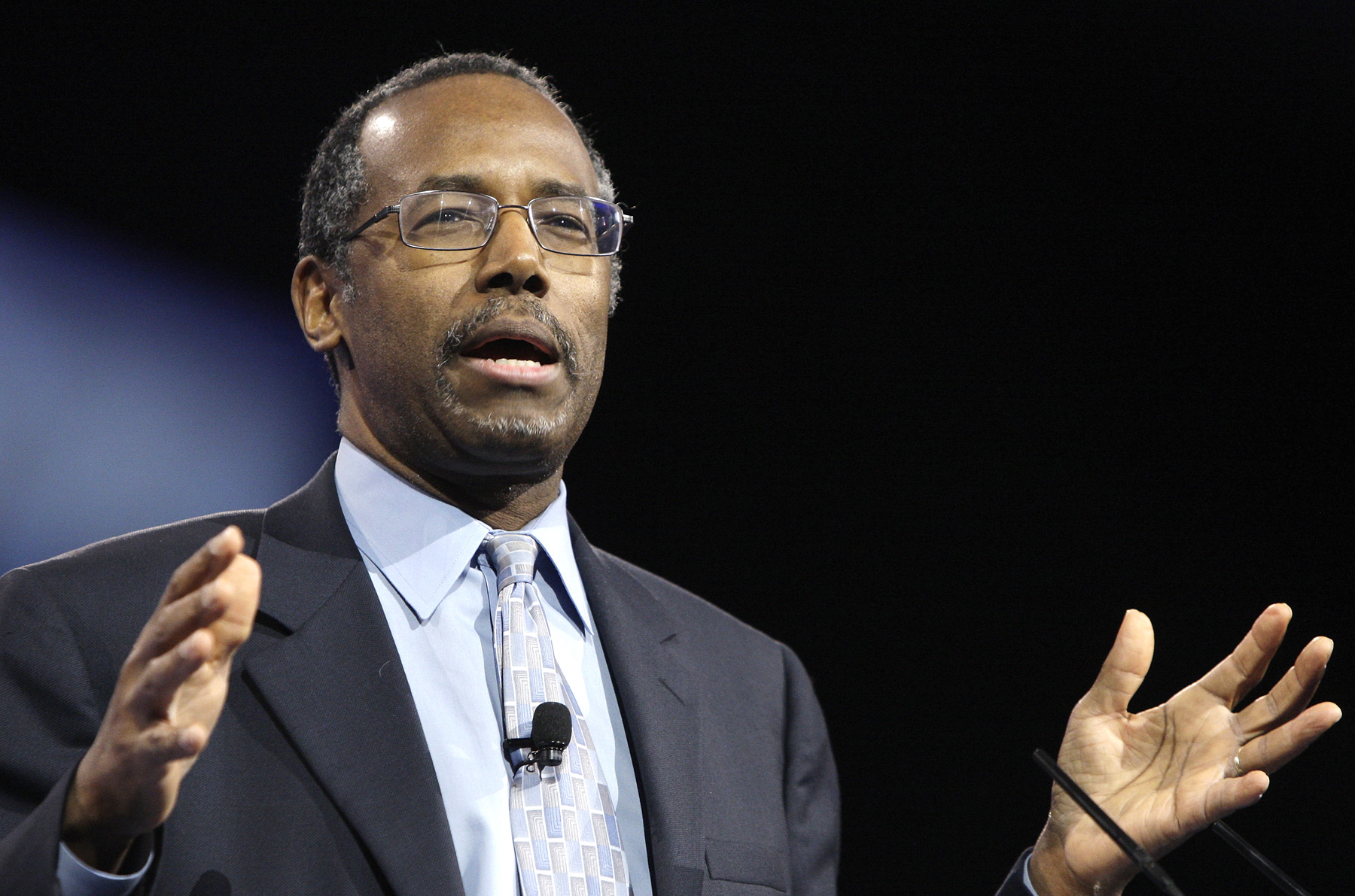 "I would not advocate that we put a Muslim in charge of the Church," said Carson.