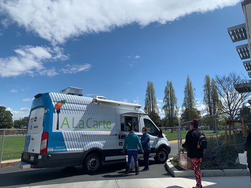 Your donation does so much more than deliver meals; it delivers connection. Personal interaction, that feeling of warmth, and the sharing of stories between our clients and our volunteers is now more important than ever.
Help us continue to deliver b