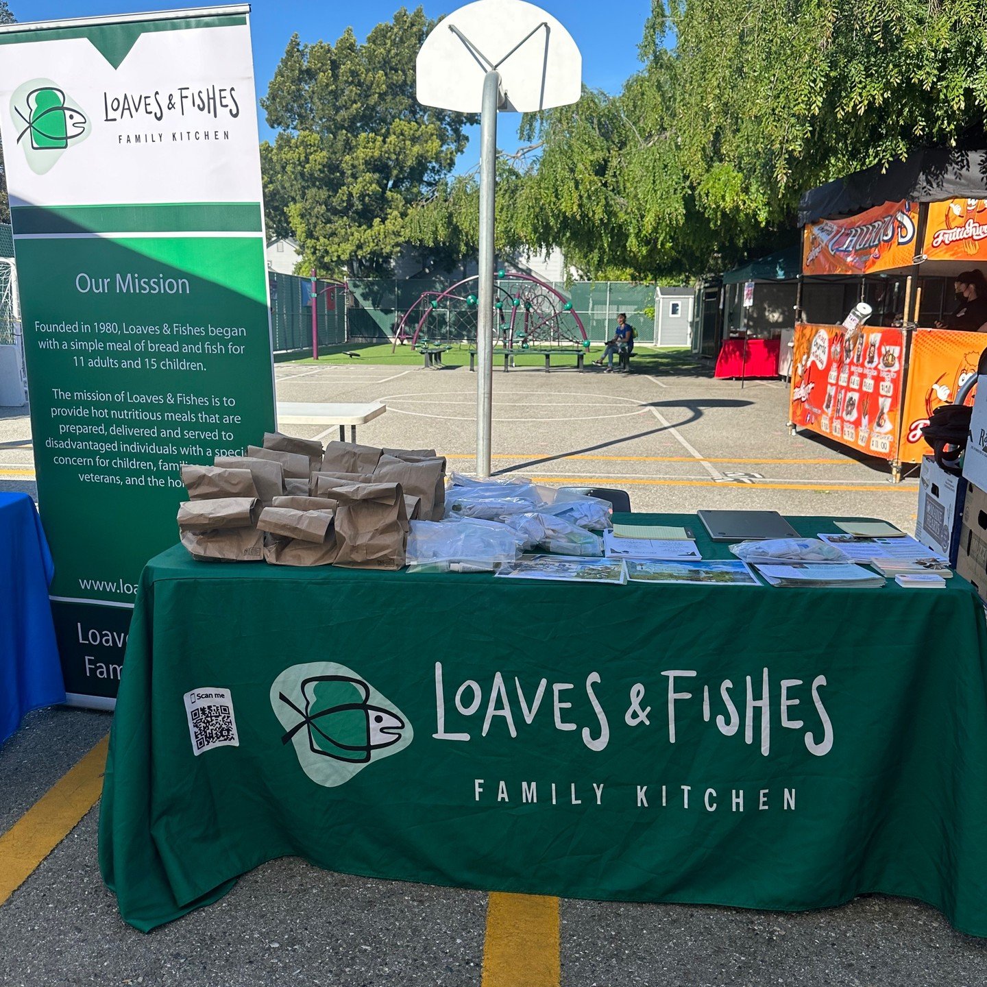 It was an exciting day at @rocketshipmosaic Elementary's Health &amp; Safety Fair! Huge thanks for inviting Loaves and Fishes to be a part of this important event. We're thrilled to share our resources with the community! #foodinsecurity #volunteer #