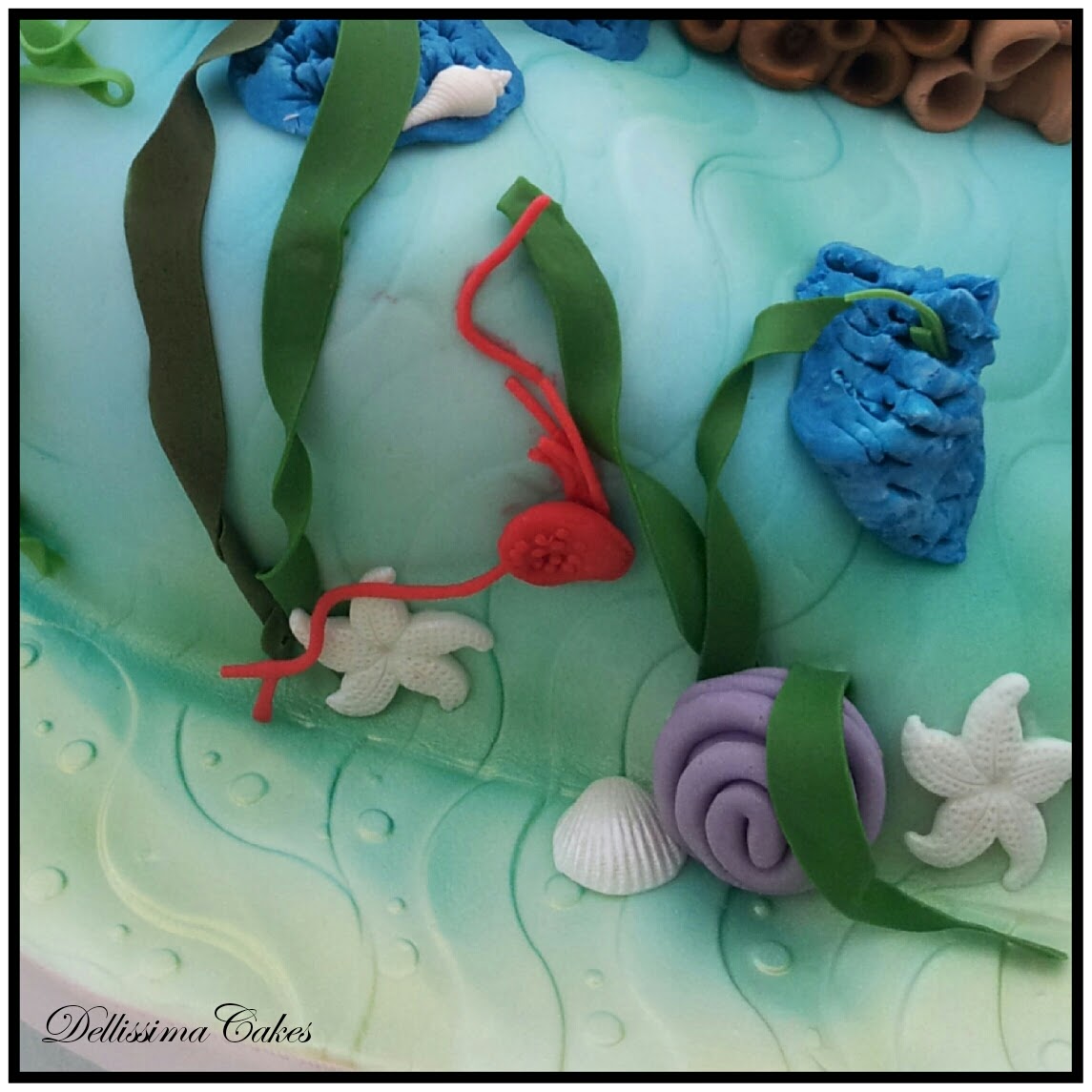 Some of the edible detail - shells, starfish, coral and seaweed.