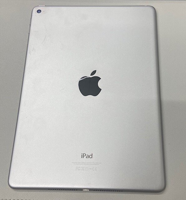 Apple iPad Air (A1474) 16GB WIFI - Black/Silver -USED — Logan City School  District