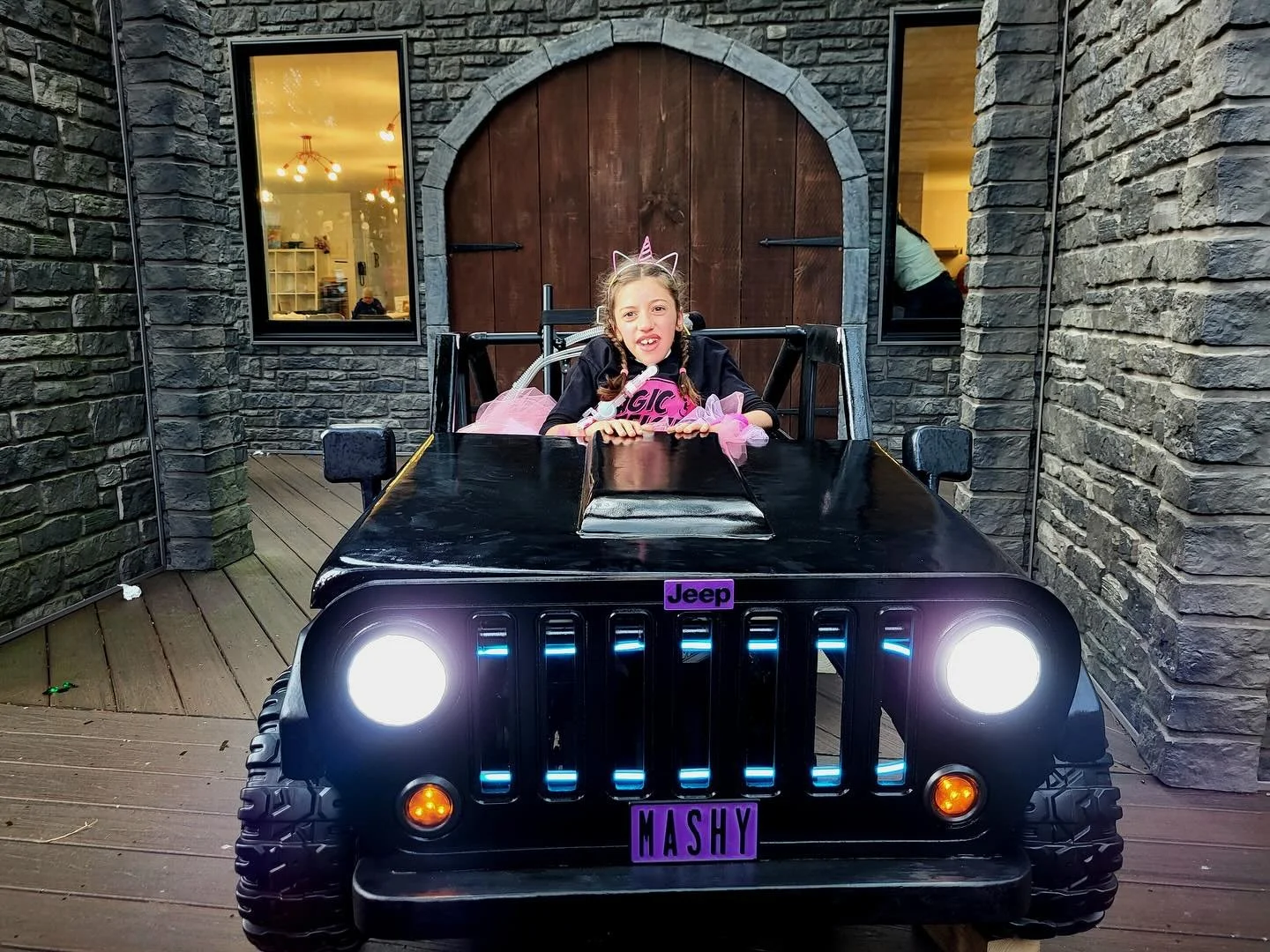 Beep beep it&rsquo;s Mashy&rsquo;s Jeep! 🩷 

We have loved watching Mashy&rsquo;s own Jeep Magic Wheelchair come to life. Her favorite camp counselor drives one exactly like it. Incredible work by @dani_masterson and team. 

#magicwheelchair #epicin