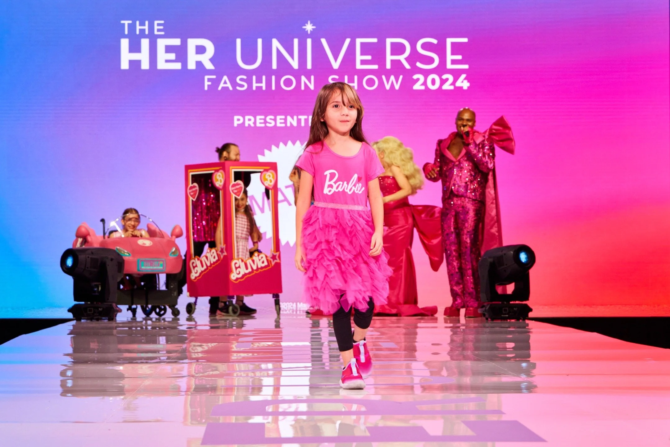 Did someone say National Barbie Day?! 💗 These sweet siblings are some of the most magical @barbie superfans! 

Brisa, Lluvia, and Estrella hit superstar status on this special night. 🌟 Swipe for their epic runway experience at @comic_con with @matt