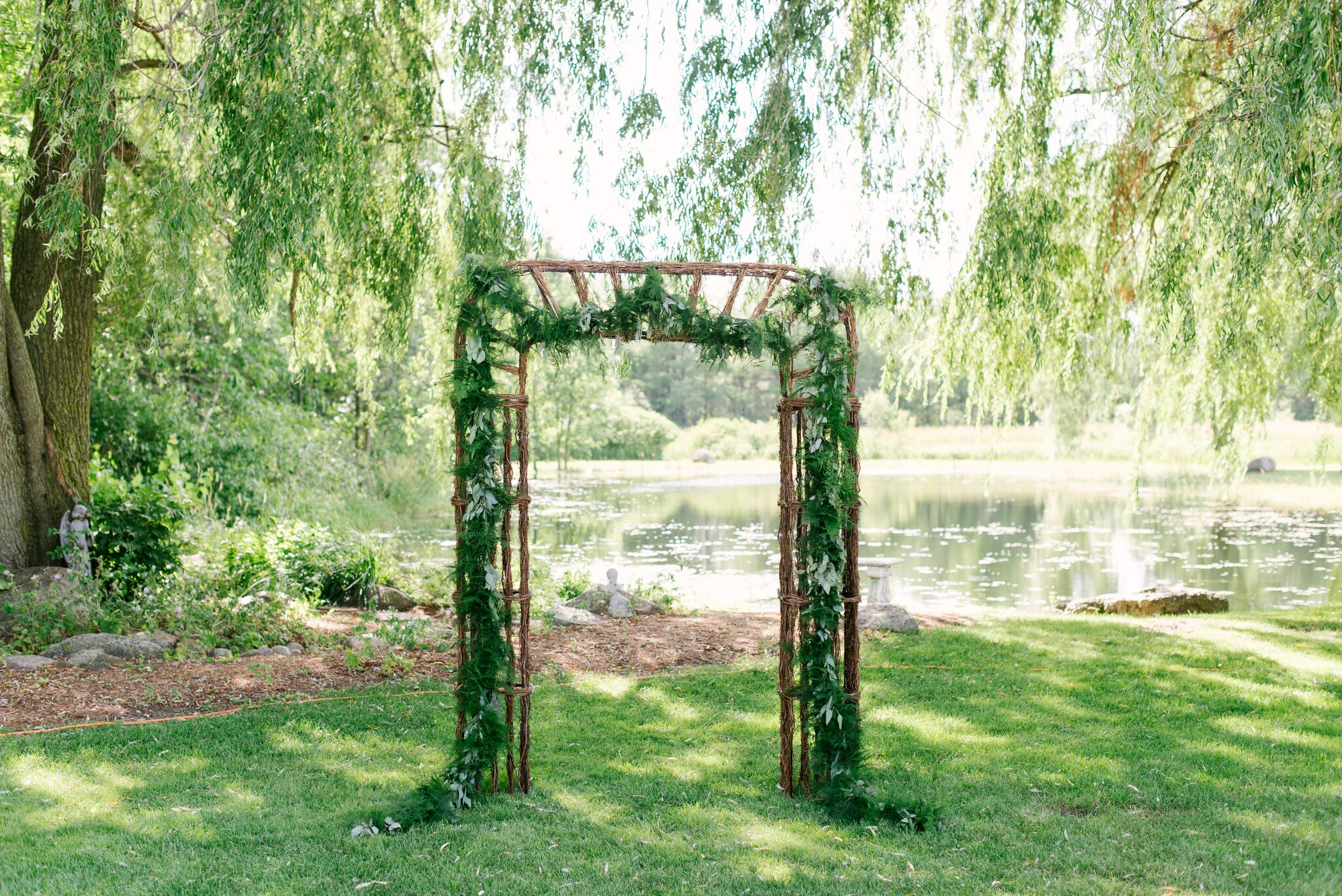 Grapevine Arbor 100-