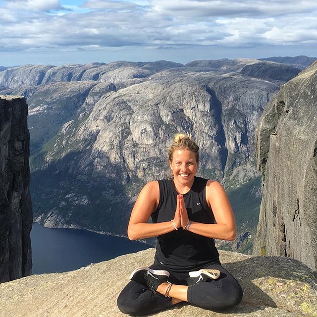 Fill your life with experiences, not things. Have stories to tell, not stuff to show. #kjerag #norway #visitnorway #travel #wordstoliveby #smile