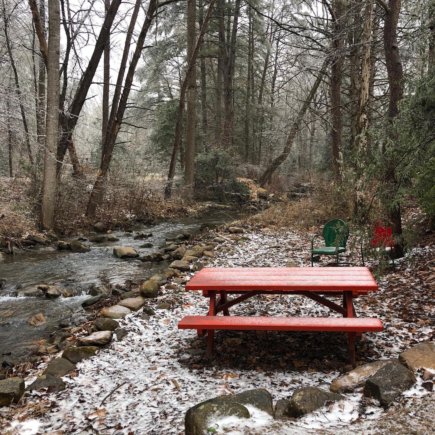 We love it when guests send photos and give us a glimpse of their experience at Camp Bearwallow! 😍
#latejanuarysnow❄️ 
#campbearwallow #daytonva 
#livingthegoodlife @airbnb @airbnbexperiences 

#guestsphotos 
Photo Credit: @heather_mf_herrick