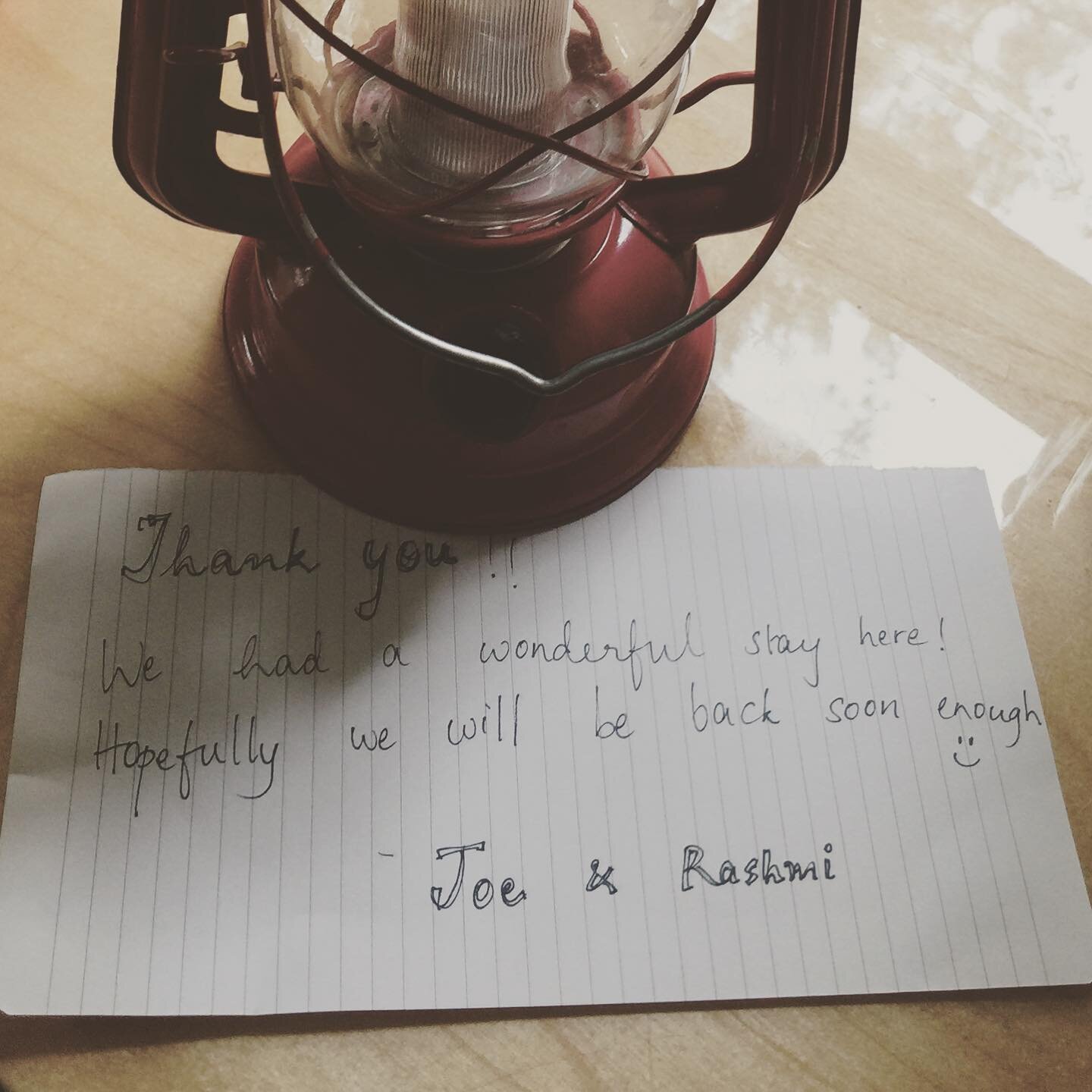 A warm note from guests, on a chilly Autumn day. ❤️ 🍂 🍁 
#campbearwallow #redlantern 
#lovenotesfromguests 
#airbnbsuperhost @airbnb