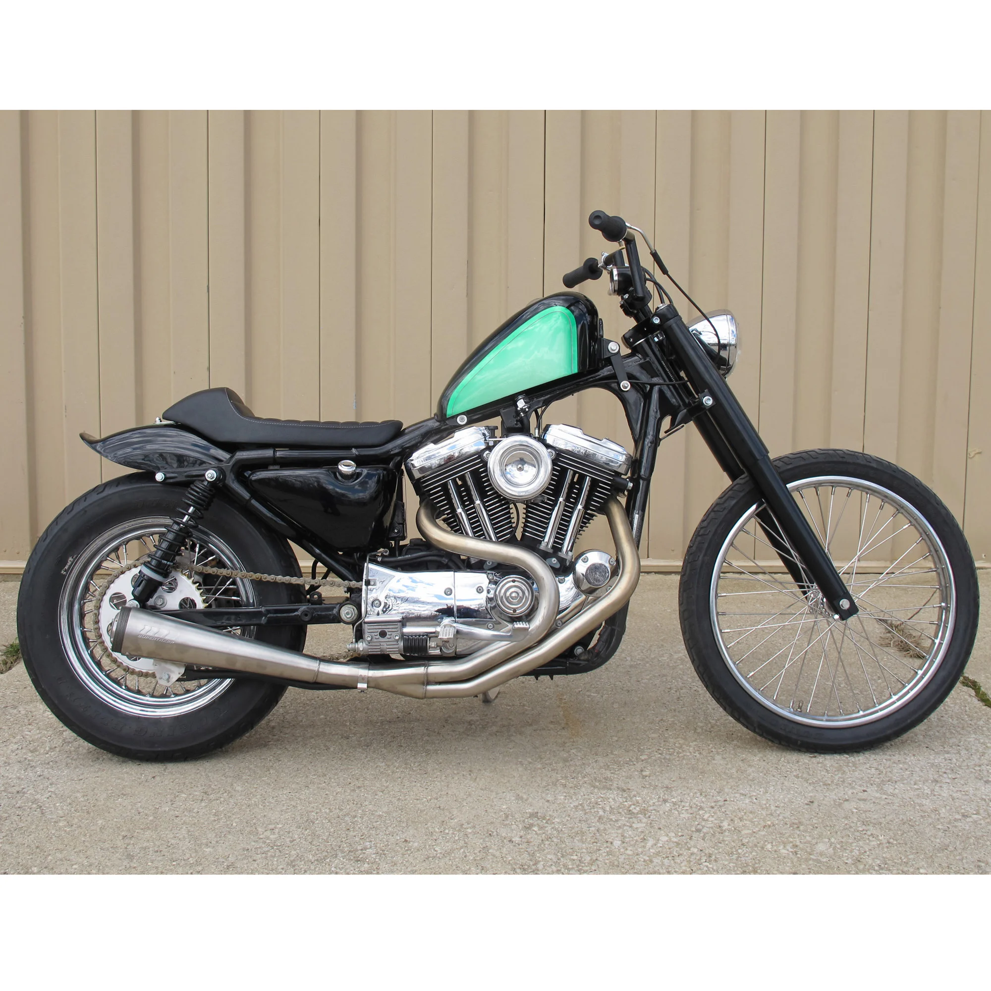 003997-gasbox-1986-2003-sportster-frisco-style-gas-tank-lift-kit_Installed.jpg