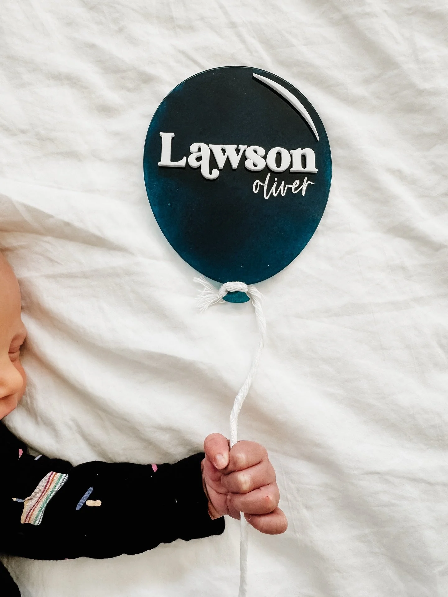 Welcome to the world, Lawson Oliver Worth✨☀️
Born October 11 at 8:32pm, a perfect little peanut weighing 6lbs🩵
He came completely by surprise, turning an ordinary but beautiful fall day into one we’ll remember forever.
Sleepy by day, a littl