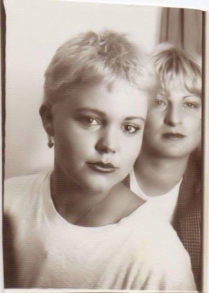 Belinda and Connie, photobooth 1977/78.