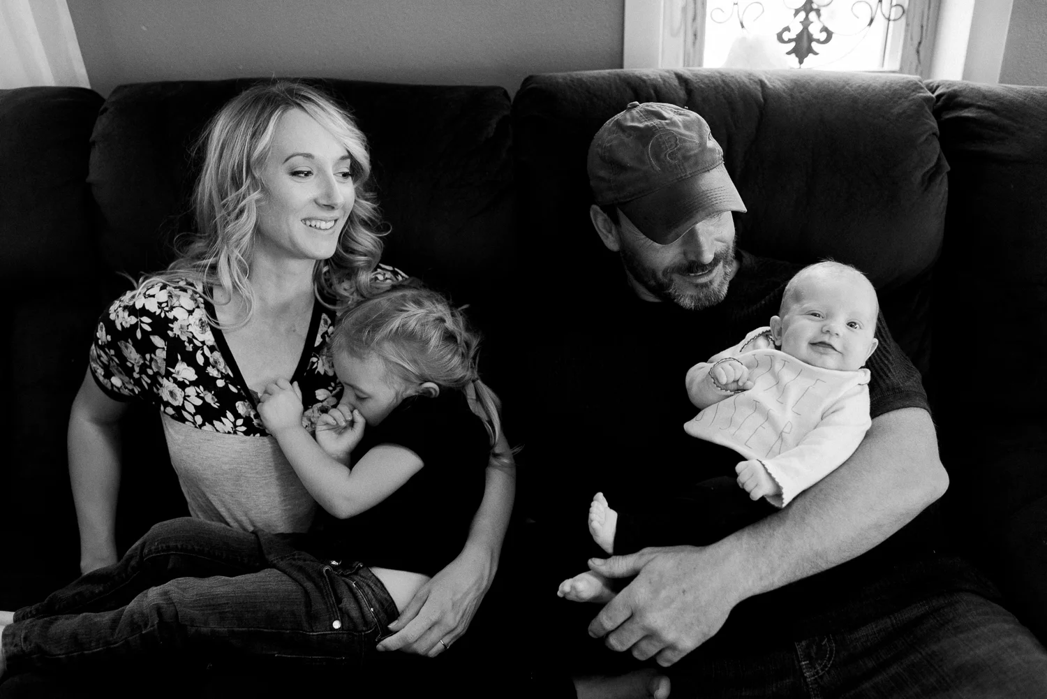 newborn-family-home-session-alaska_17.jpg