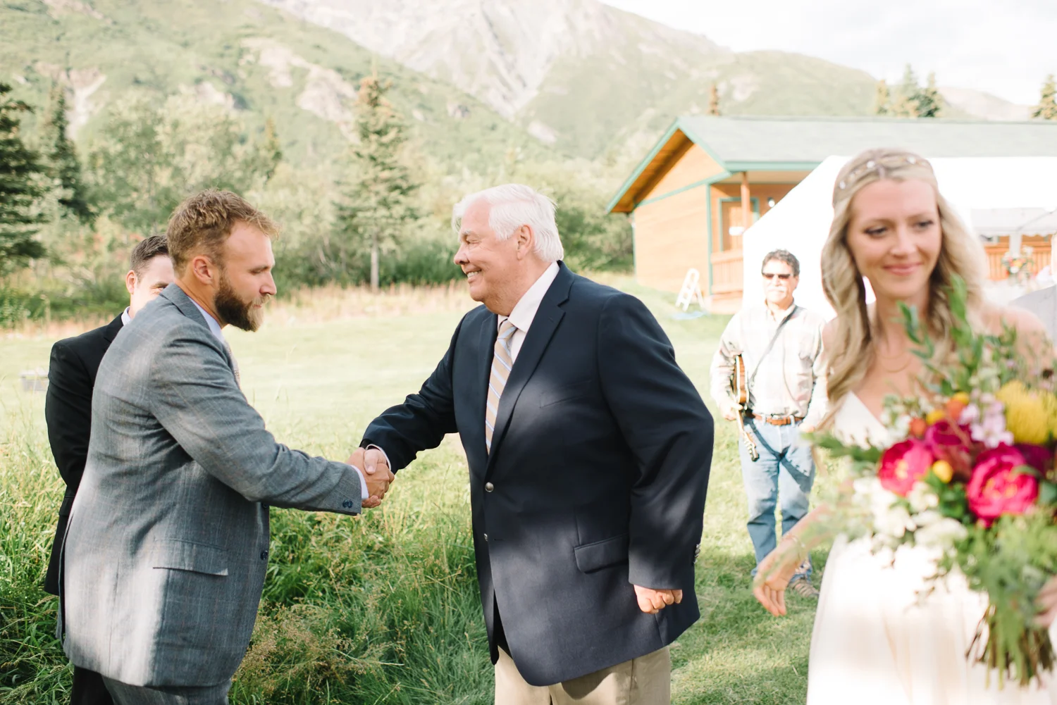 alaska-wedding-engagement-sheep-mountain-38.jpg