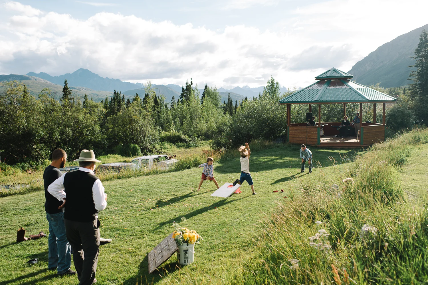 alaska-wedding-engagement-sheep-mountain-50.jpg