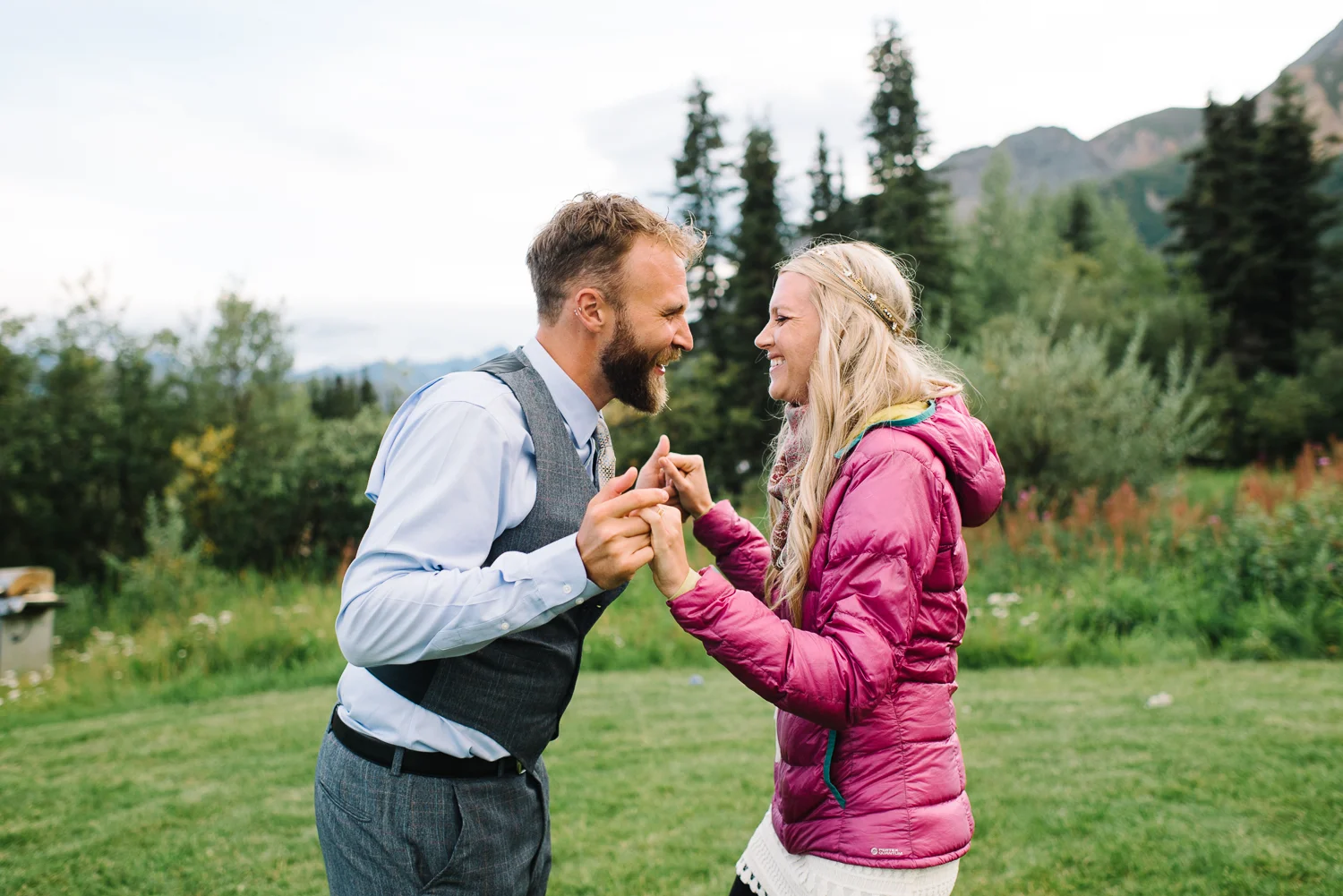alaska-wedding-engagement-sheep-mountain-68.jpg