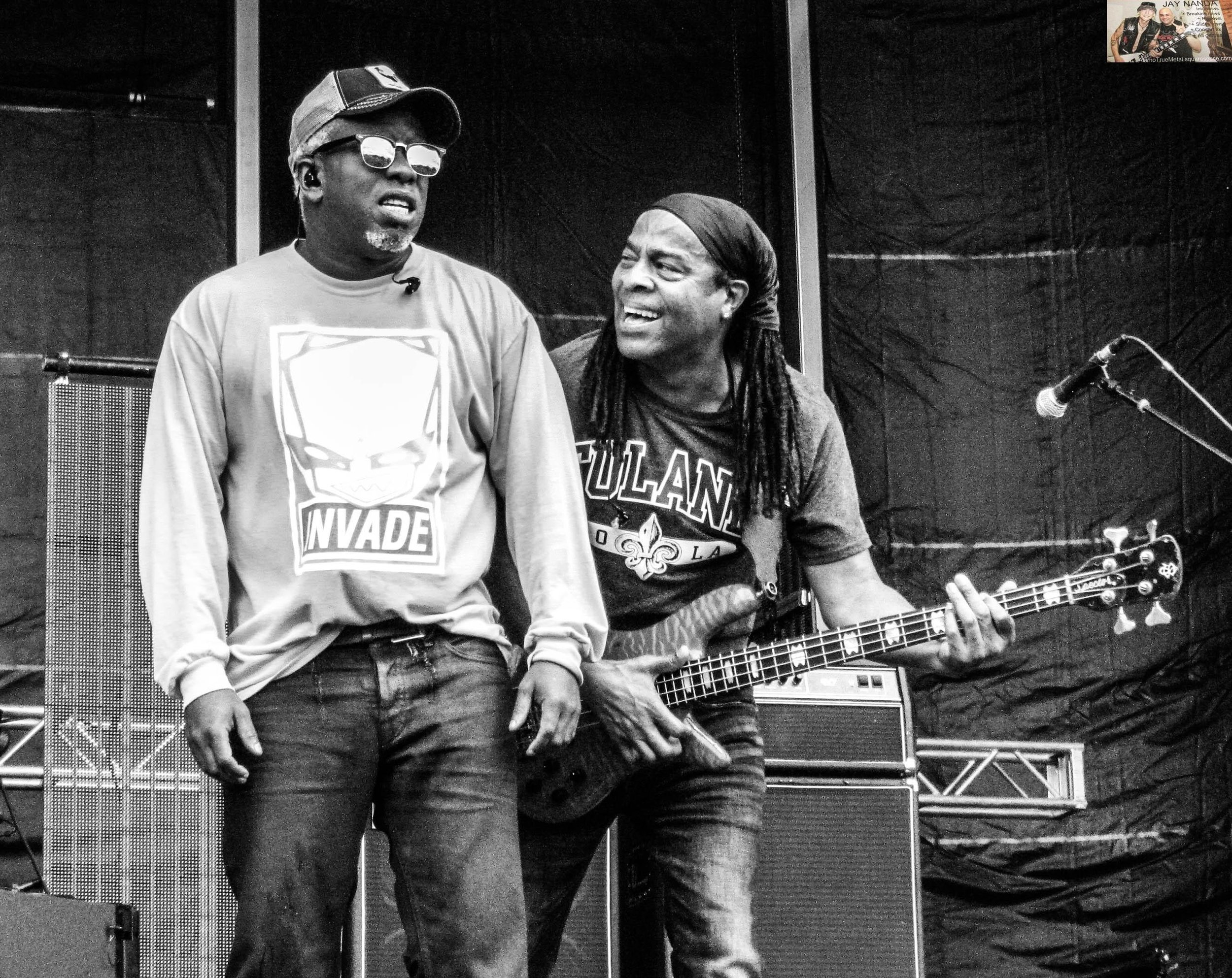 LIVING COLOUR