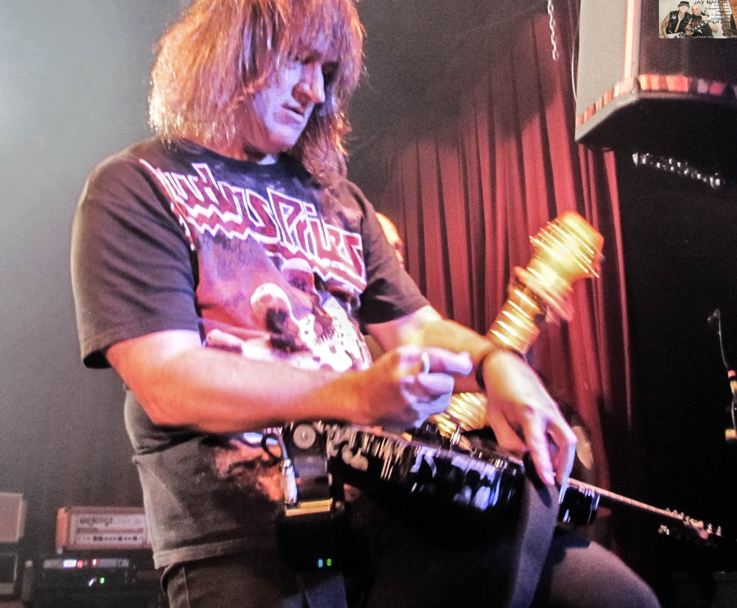 Ron Jarzombek demonstrates what makes him one of San Antonio’s top guitarists.