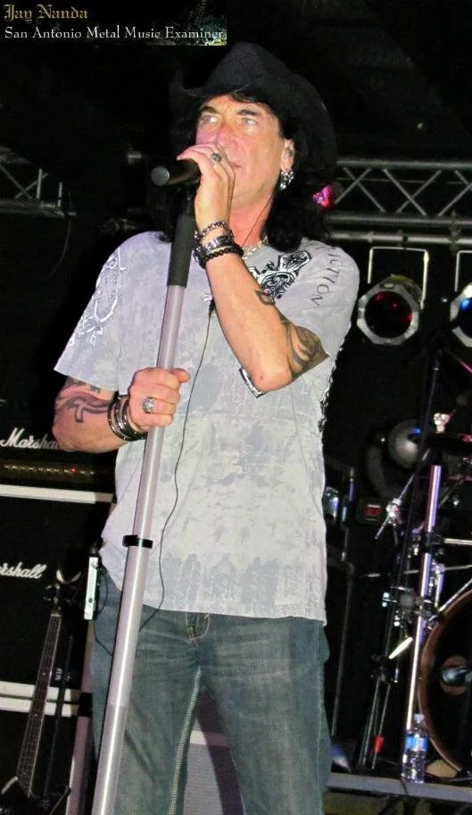 Into the Pit III: Robin McAuley