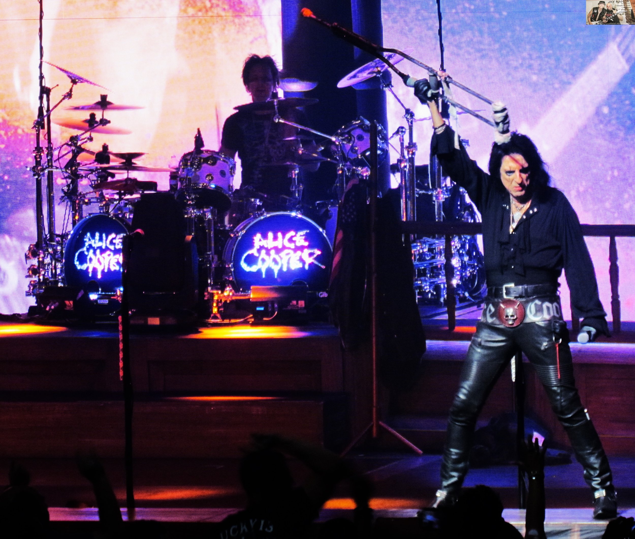  Alice Cooper, the master of shock rock, headlined the Tobin Center on Tuesday night with his band that includes drummer Glen Sobel (photos &amp; videos by Jay Nanda / Alamo True Metal) 