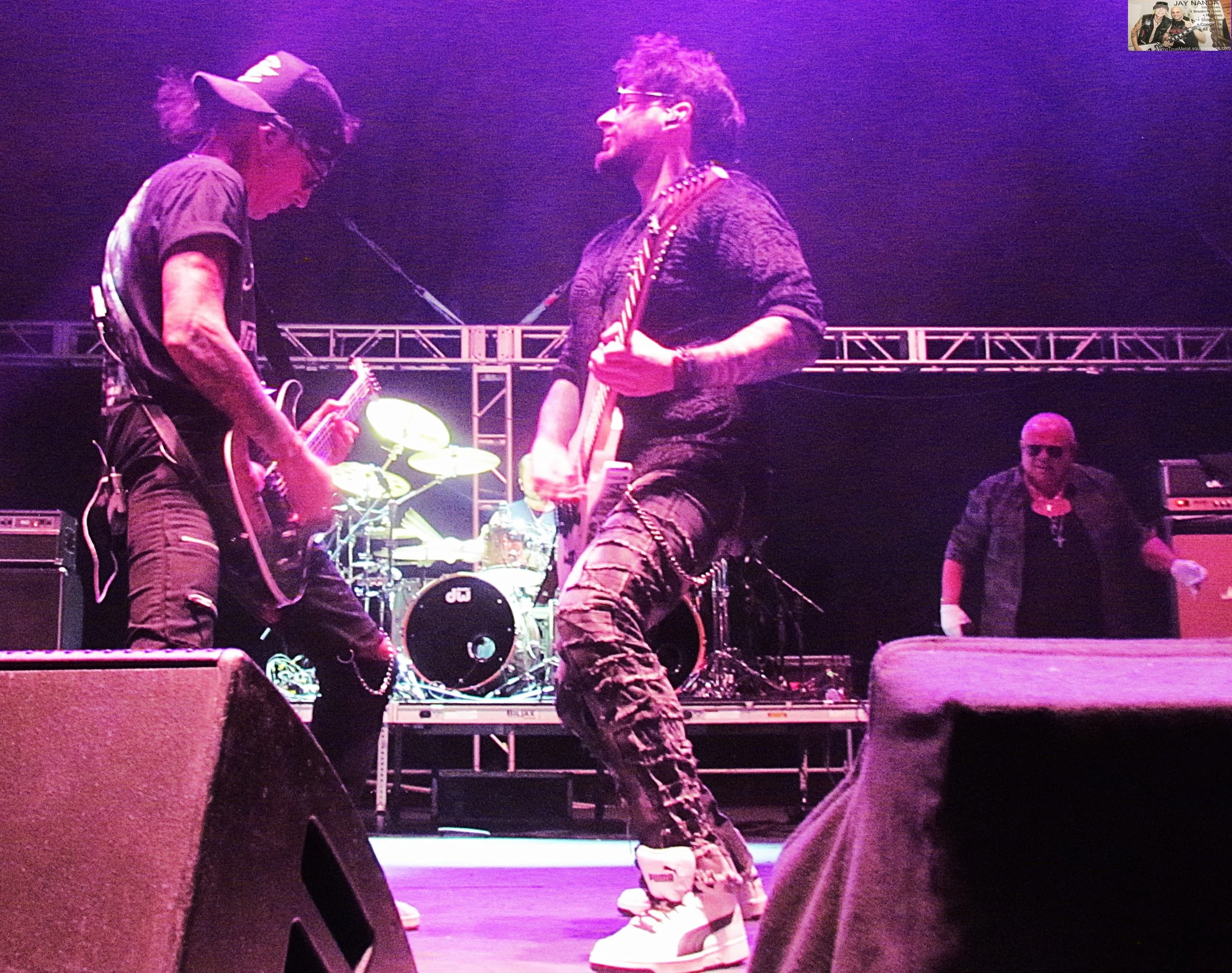  Brentini and Dammers team up on “Midnight Mover.” 