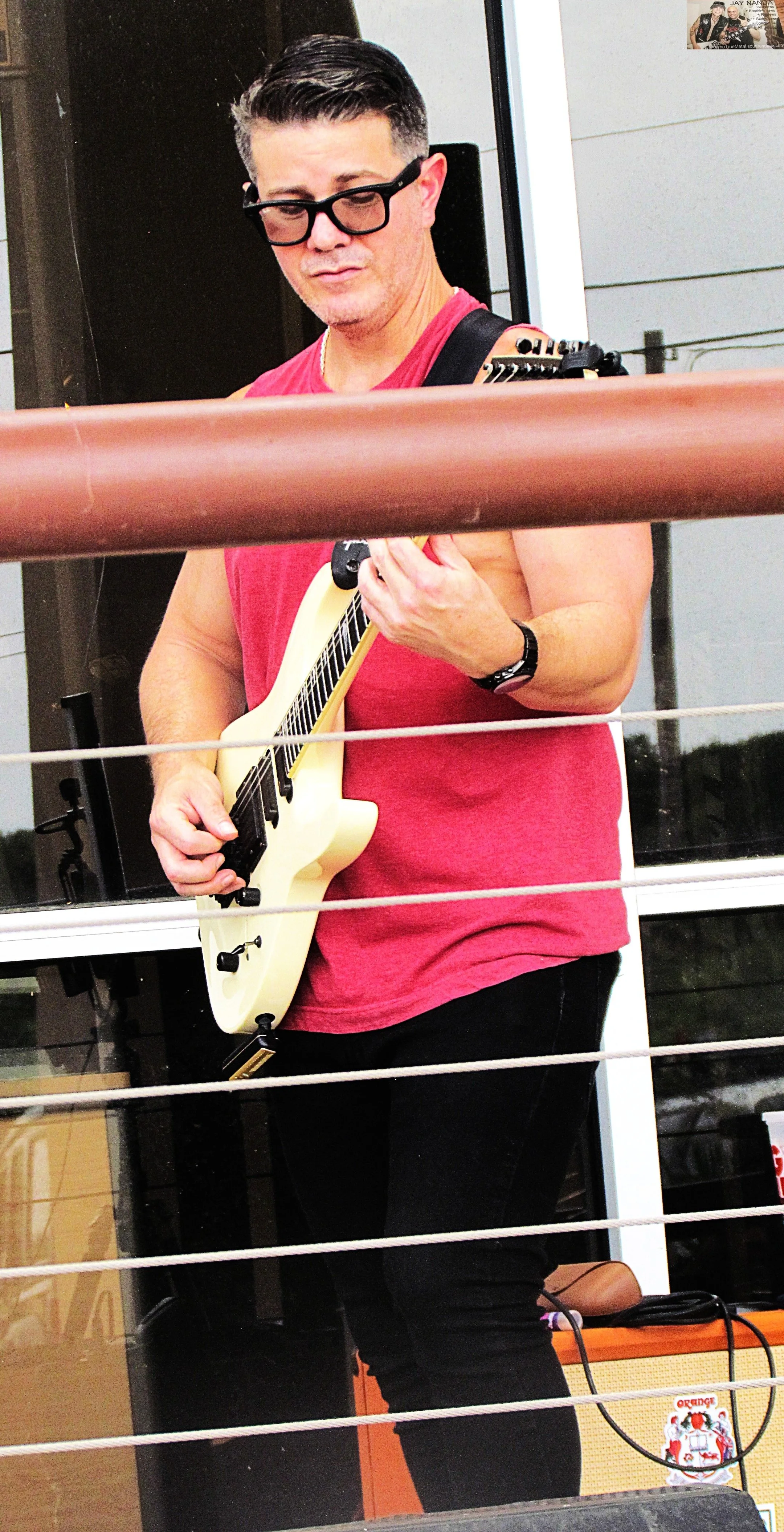  Perez III plays a solo. 