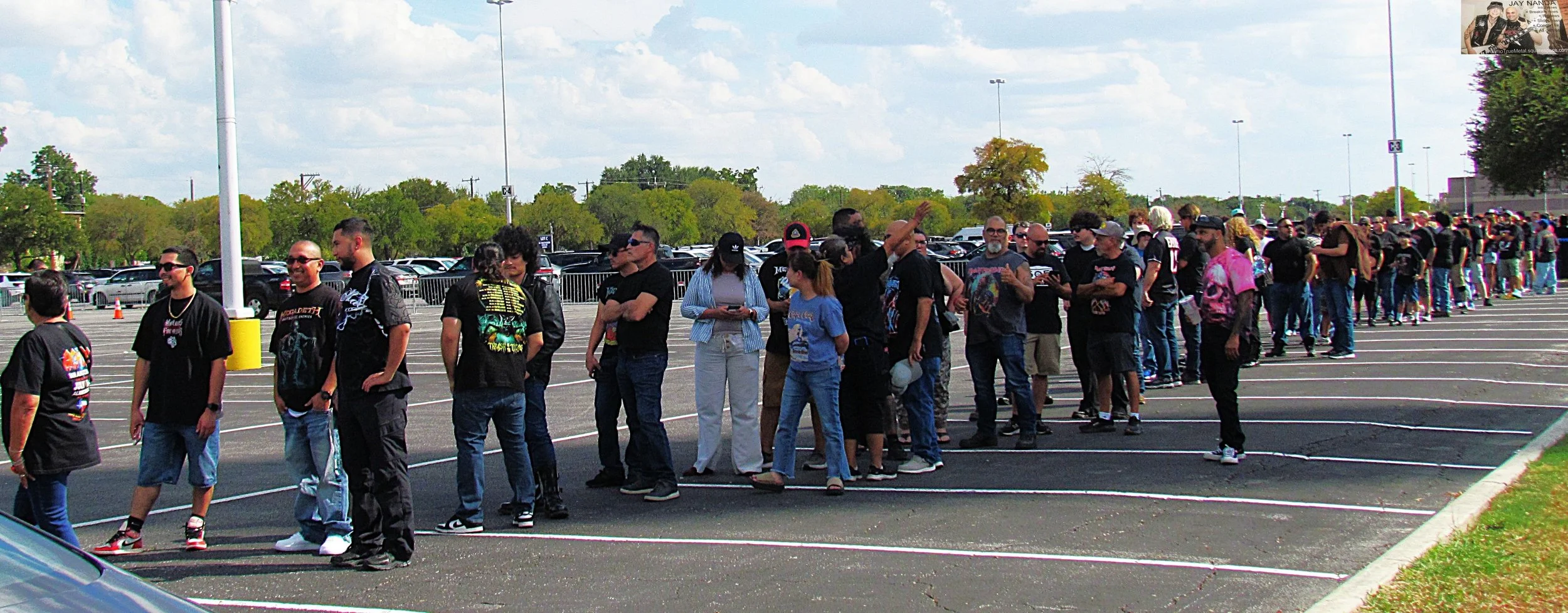  A view of the line forming in Parking Lot C of the dome just to go down to the tunnel area with the metal detectors to go back up the stairs and into the HEB Plaza three hours before showtime.  