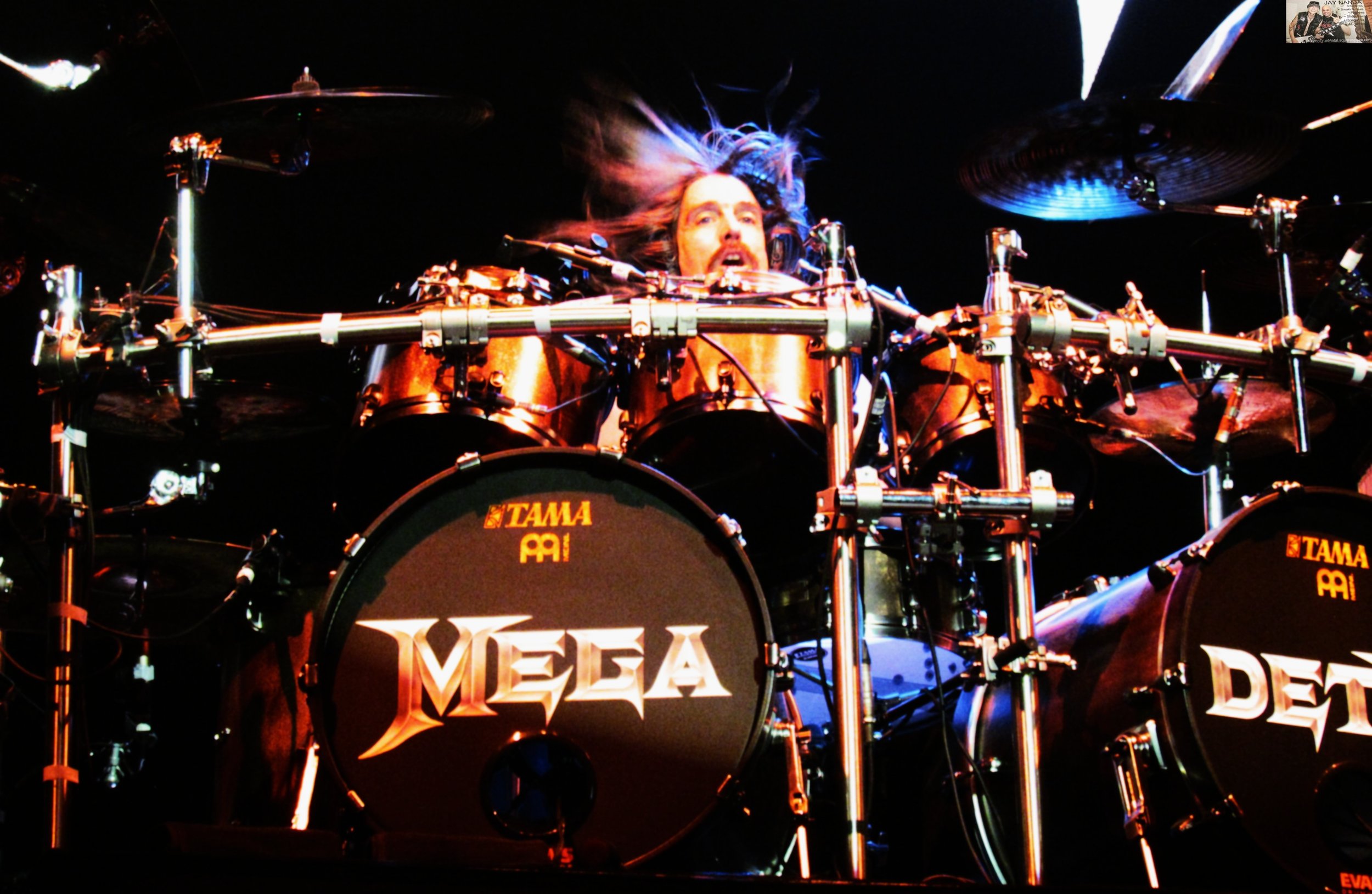  Verbeuren made his presence felt before taking the stage when he called San Antonio resident Mike Heller in the afternoon and asked him if he could fill in on drums for opening fellow Big 4 band Anthrax.  