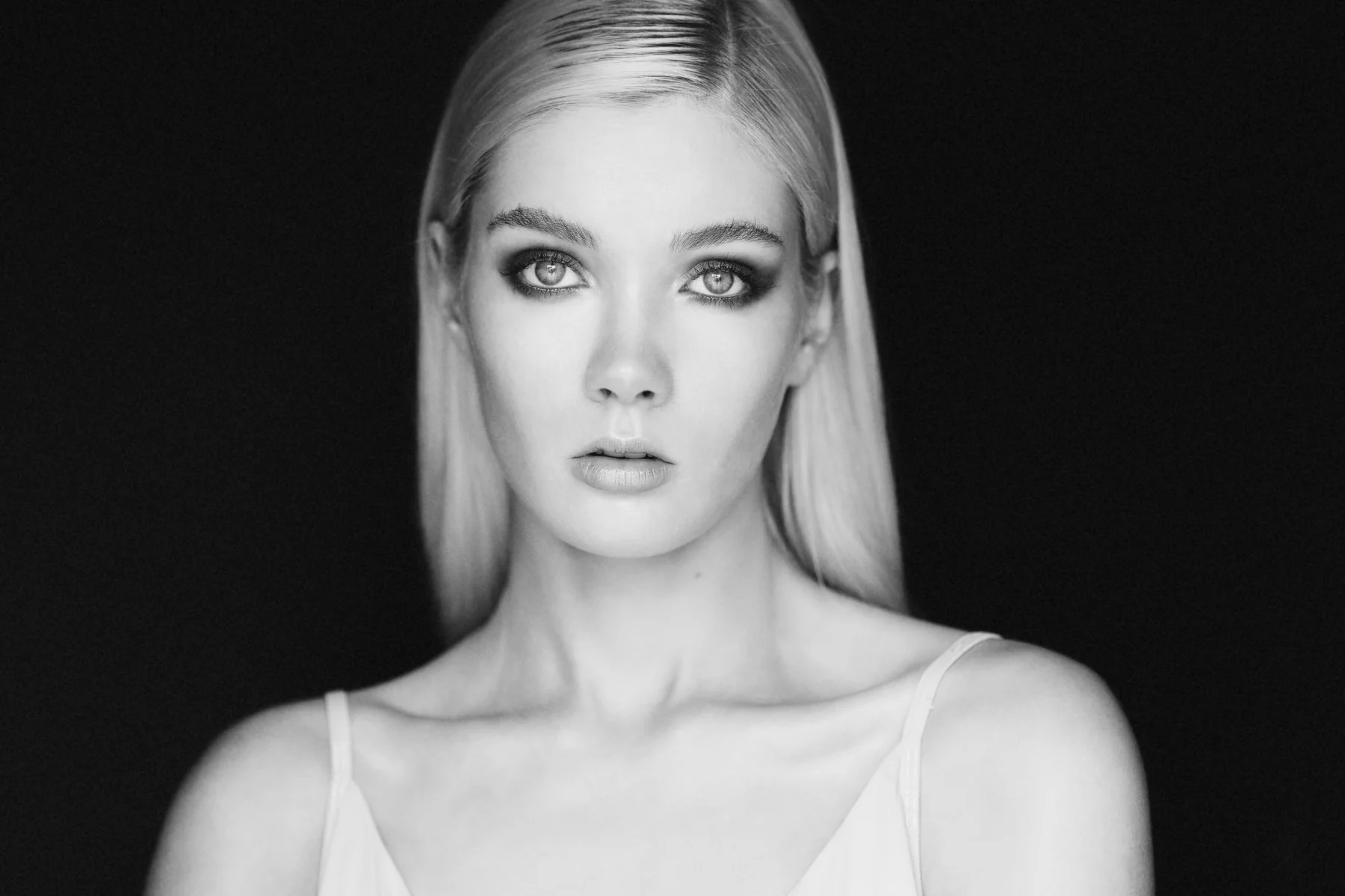 Women Portrait Model Portfolio Beauty1 Analia Paino Photographer.jpg