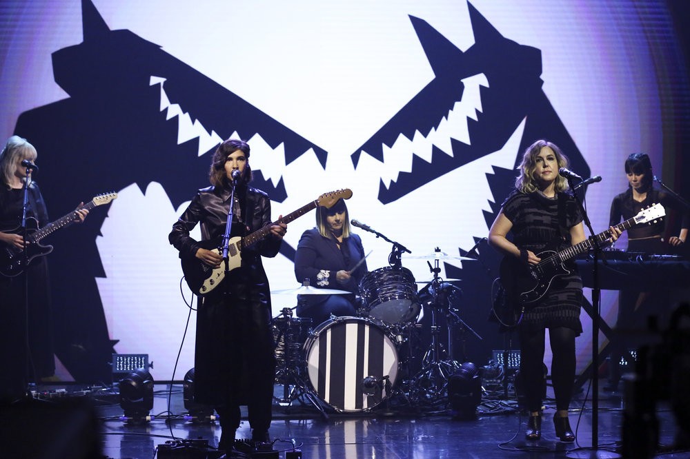Sleater-Kinney-on-Fallon.jpg