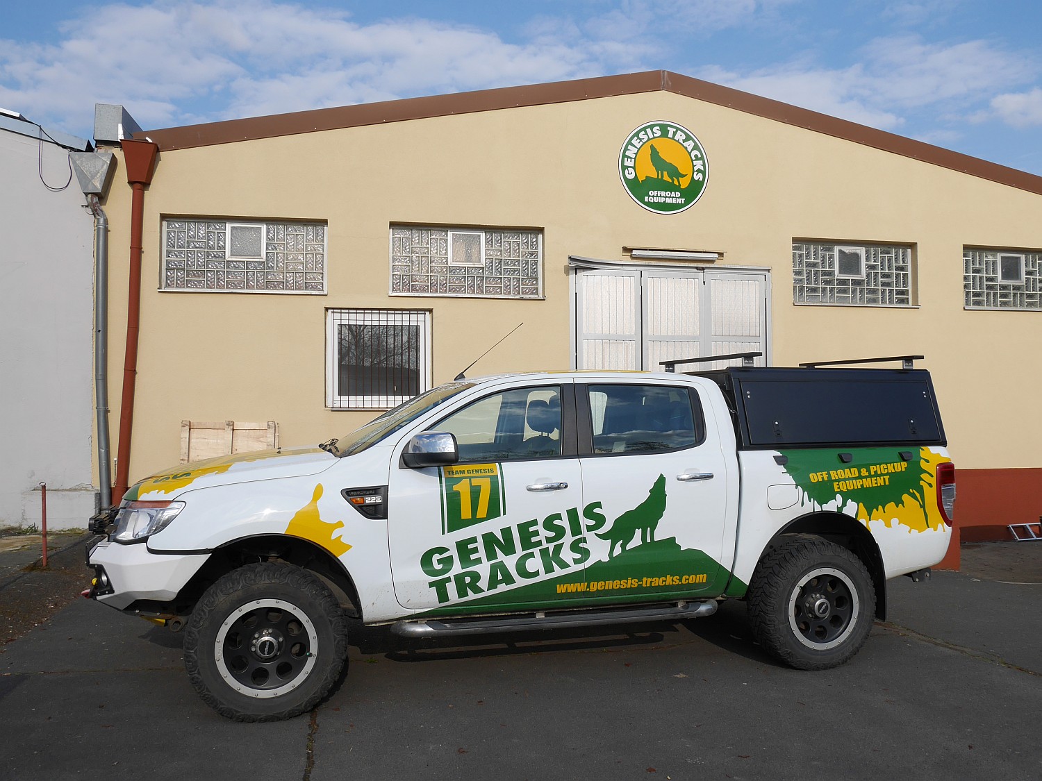Alu-Cab Hardtop Explorer 3 1001b Ford Ranger.jpg