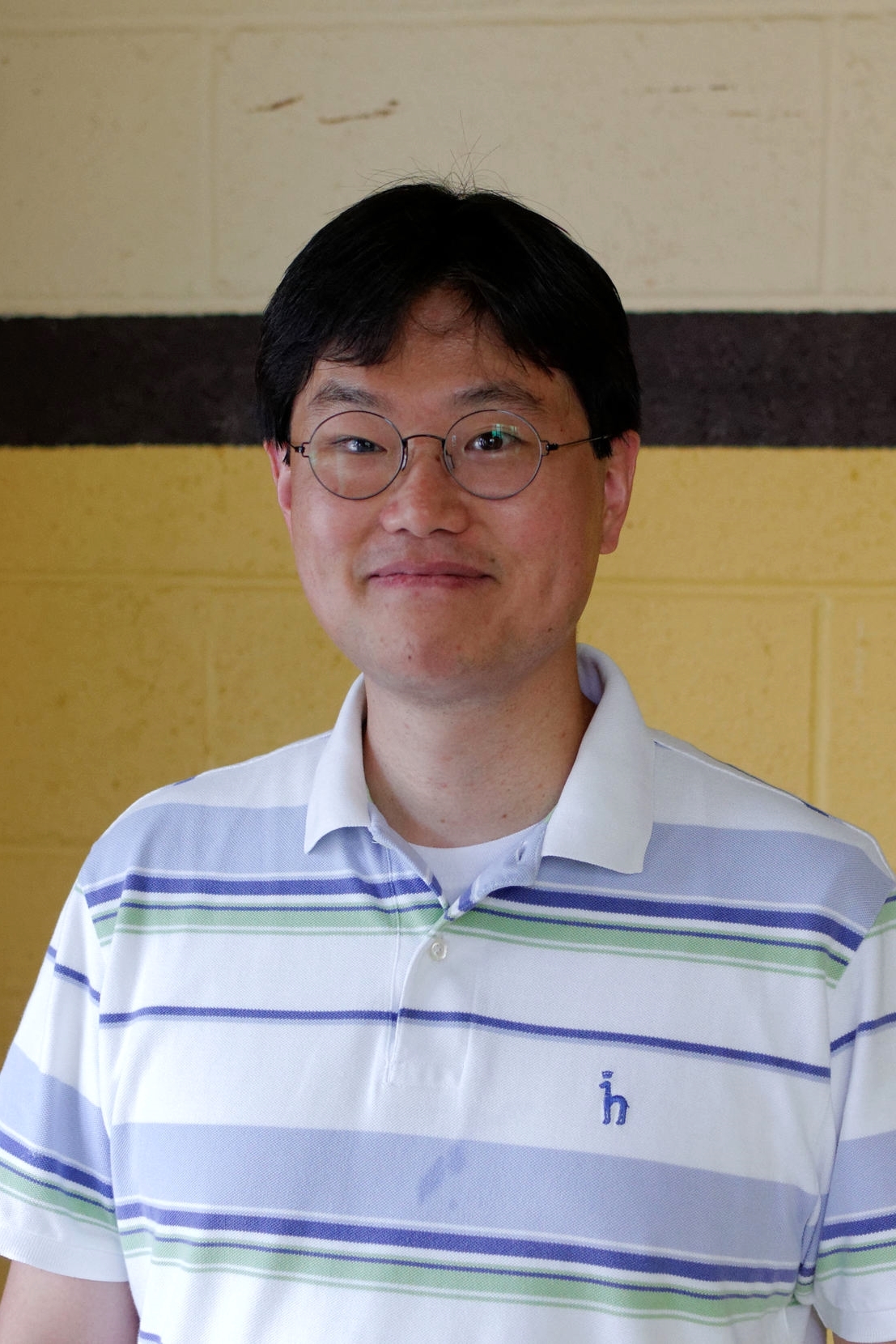 Yoonseok Lee (Administrative Support) Currently teaching as a professor at Syracuse University, Yoonseok supports with the review of student applications and helps oversees the application process.