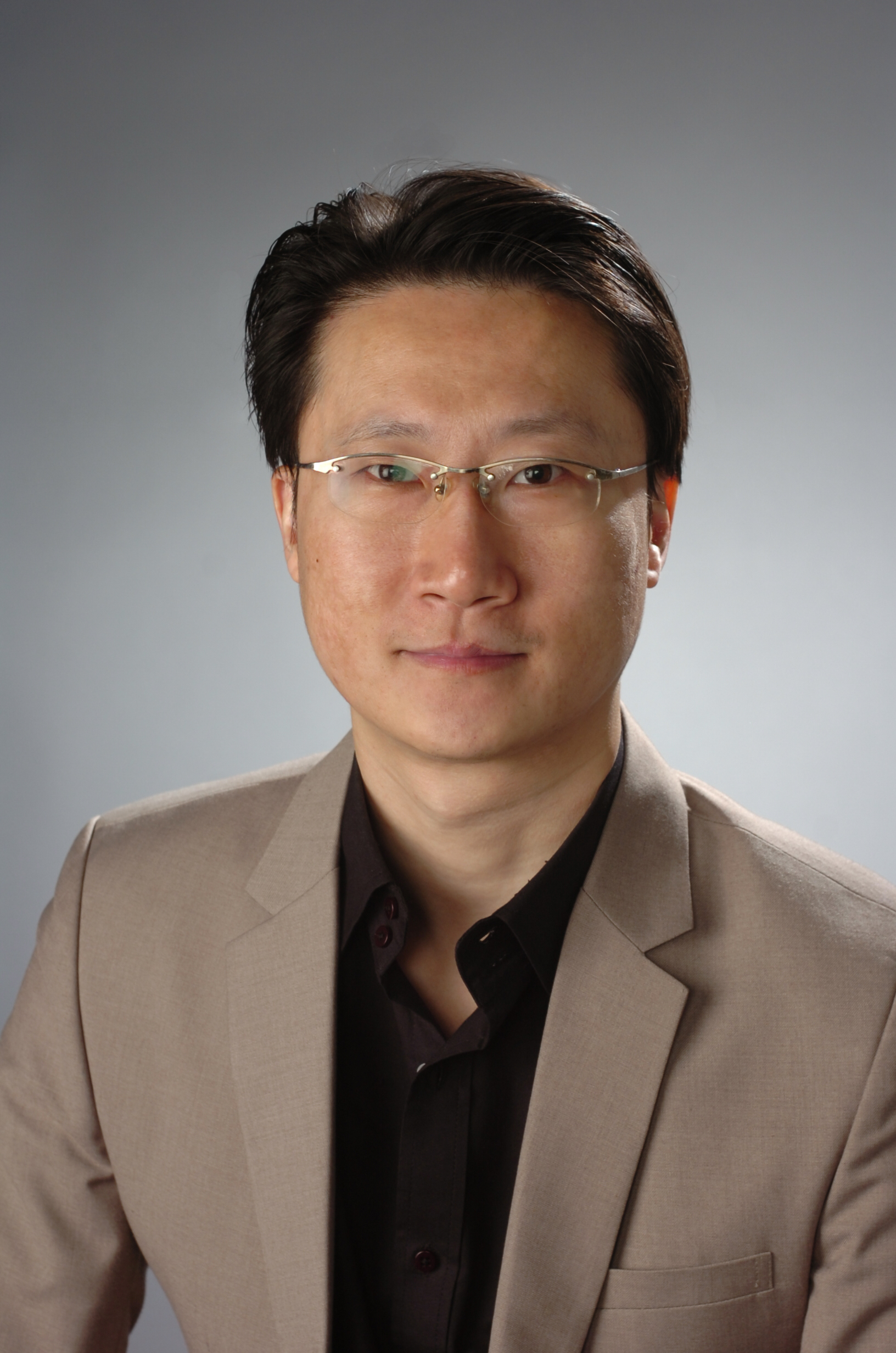 Kwanghoon Han (Fundraising Support) A research professor at Syracuse University, Kwanghoon is committed to raising the necessary funds for school operations. He assists with reaching out to the community and maintaining donor relations.