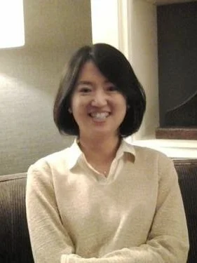 김연희 (학사행정/교육) 꿈을 꾸는 사람은 행복한 사람입니다. 하나님께서 부르셔서 그분의 꿈을 꾸게 하셨고 지금은 그 꿈이 나의 꿈이 되었습니다. 이곳, 꿈을 심는 학교에서 우리 친구들이 마음껏 하나님의 꿈을 꾸며 행복할 수 있도록 학교의 행정과 교육을 맡아 섬기고 있습니다. 그래서 아동교육과 가족학으로 받은 학위가 하나님의 꿈을 위해 아름답게 쓰임 받기를 소망합니다.