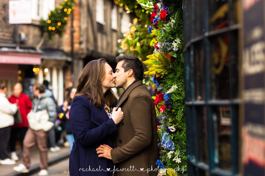🎄 EMMA &amp;  JAMES 🎄

Does anyone else think these photos could be used as a billboard to advertise the newest Christmas RomCom? Alllllll the festive feels on E &amp; J's engagement shoot ahead of their wedding day next summer at @hospitiumwedding