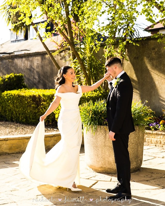 Rayyah and Nat 🤍🖤

I am loving all the elopements I&rsquo;ve been lucky enough to photograph recently at Bilton House. R &amp; N had their perfect day with just their very closest family and they had the weather of dreams for early April! 😍😍

Pho