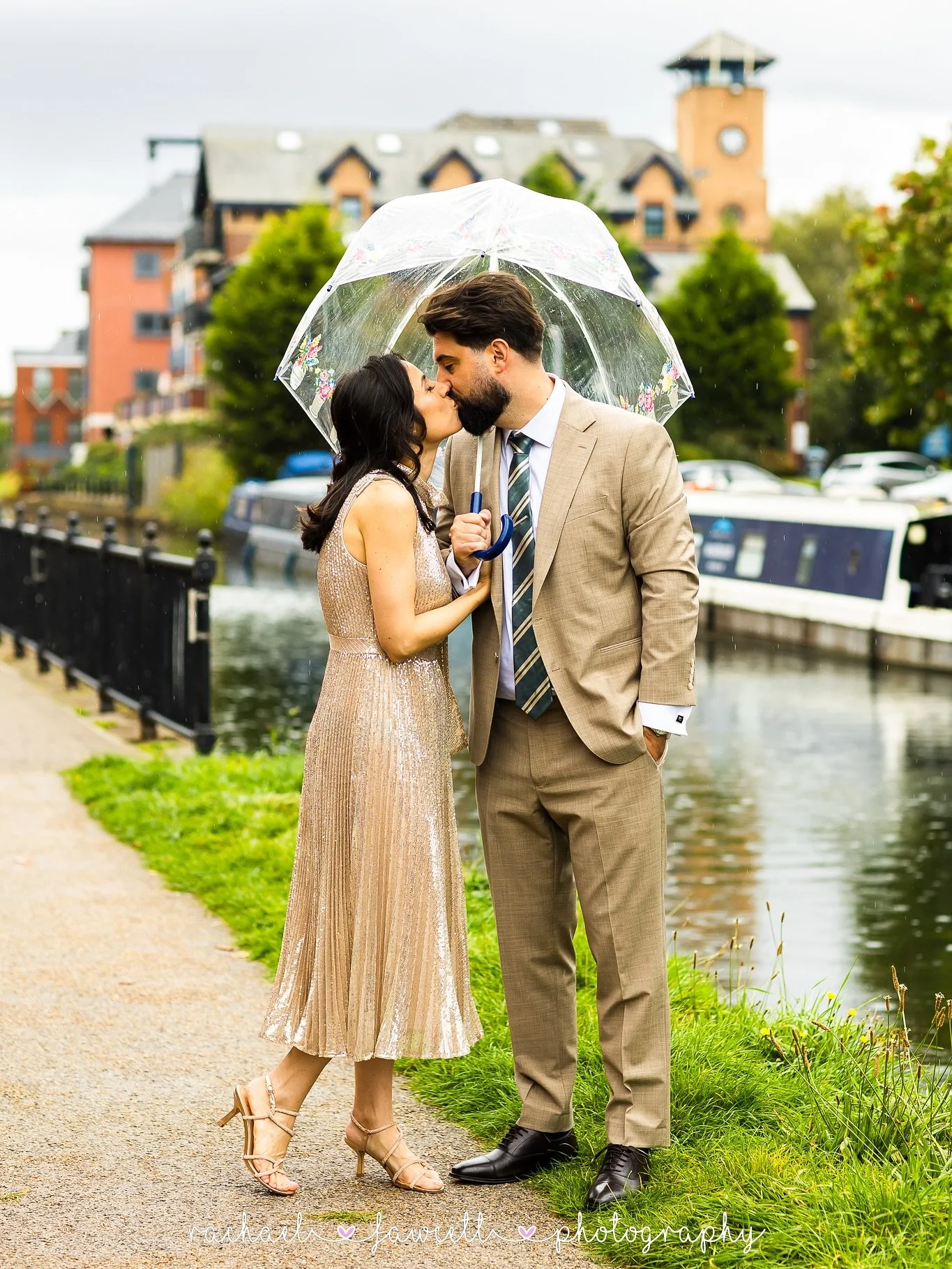 🩷 ELISABETTA &amp;  NIKOLA 🩷

E &amp; N had a beautiful low key wedding last week with just two friends and their 1 year old to witness it. And it didn&rsquo;t just rain afterwards, it poured! But I do love rainy portraits... 😍😍

#harrogateweddin