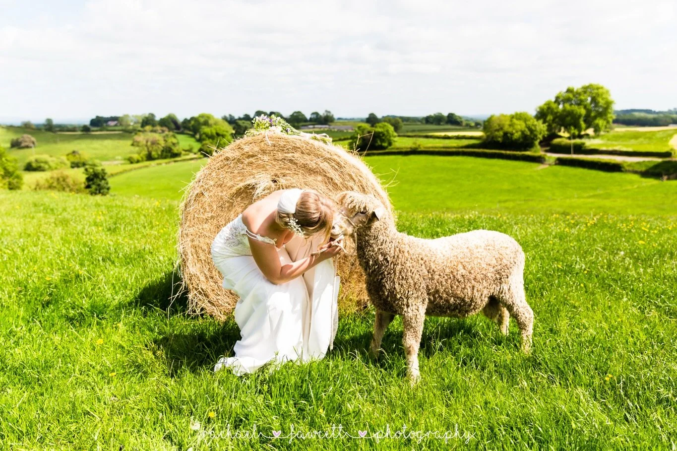 Trends that I love as a colourful wedding photographer 🌈🩷 

Day 2 🌟 Making your pets part of your day! 🐾 

When you spend every day with your pet, you by wouldn&rsquo;t you invite them to your wedding too!? It just makes sense! I think it&rsquo;s