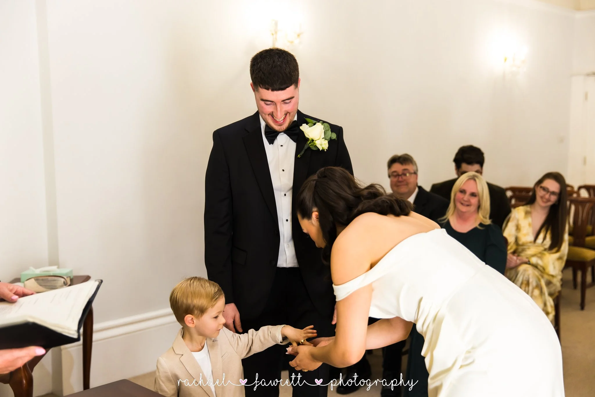 Harrogate-registy-office-wedding-photography-14.jpg