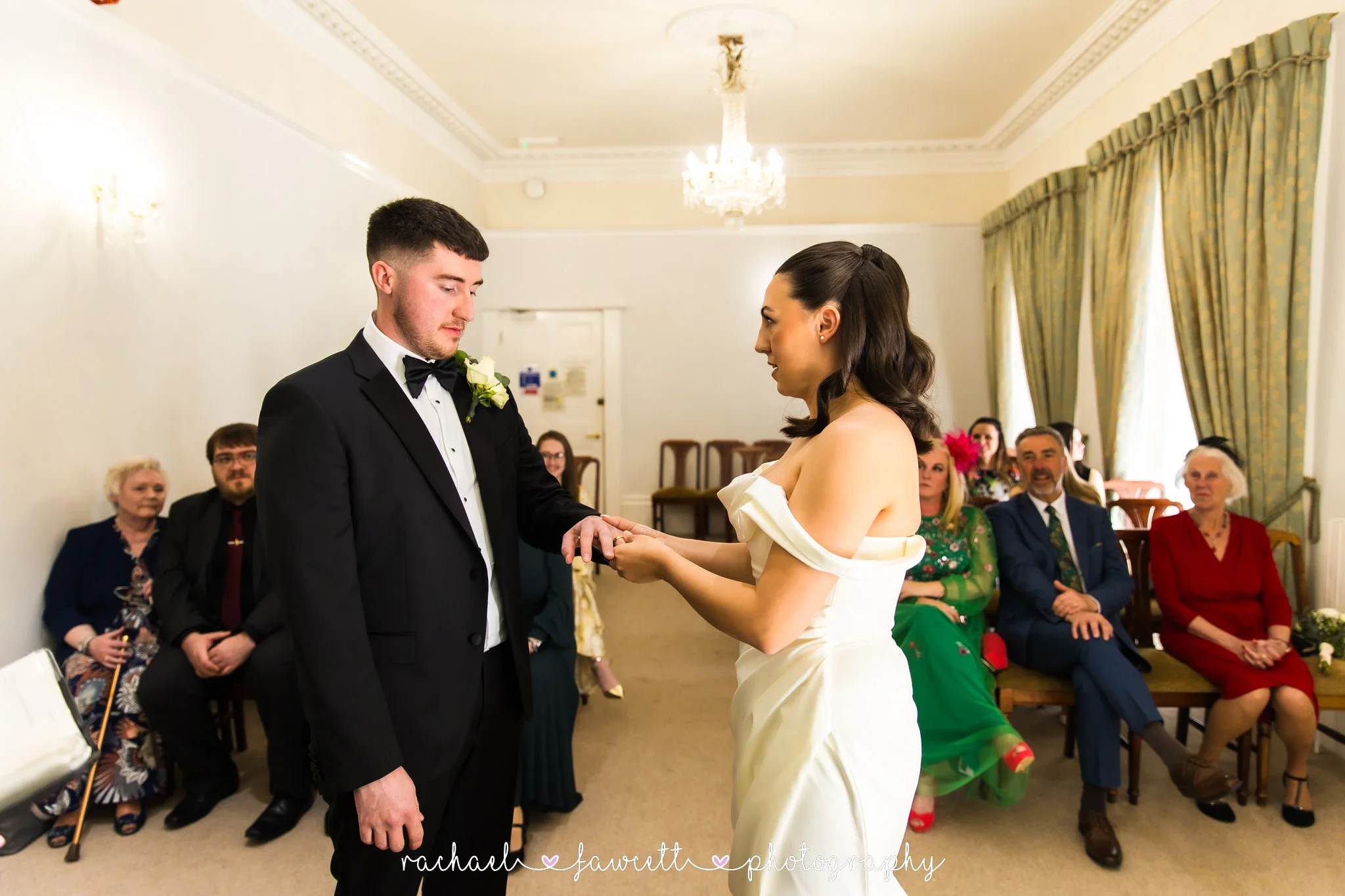 Harrogate-registy-office-wedding-photography-15.jpg