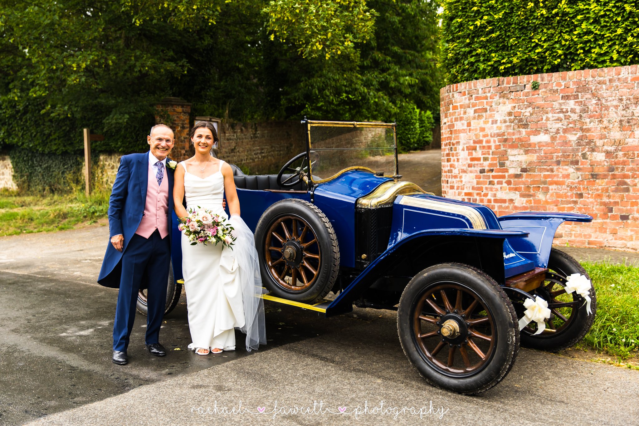 Harrogate-marquee-wedding-photography-028.jpg